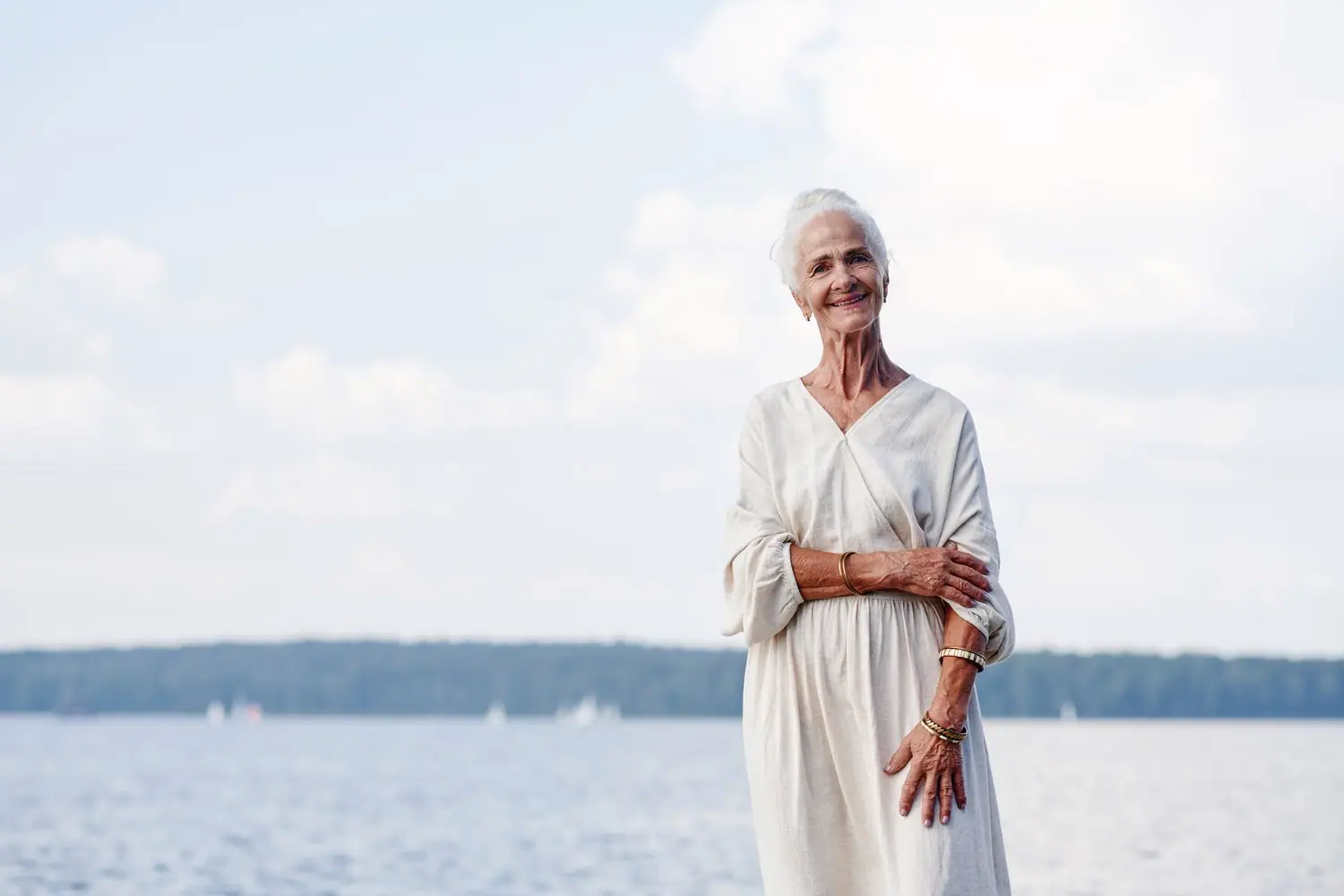 Dlaczego warto postawić na aranżację w stylu coastal grandmother