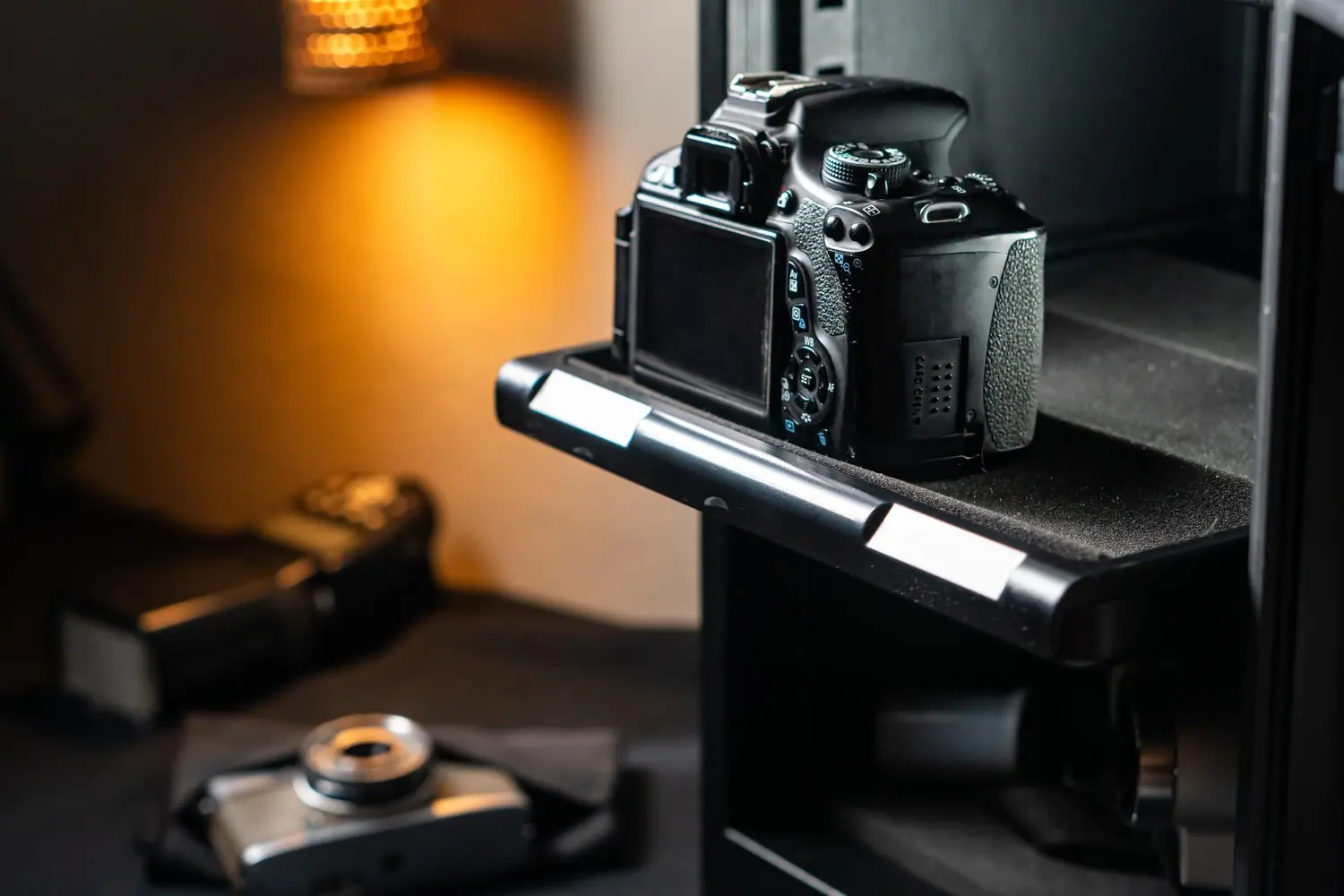Jak zaaranżować przestrzeń do fotografi analogowej