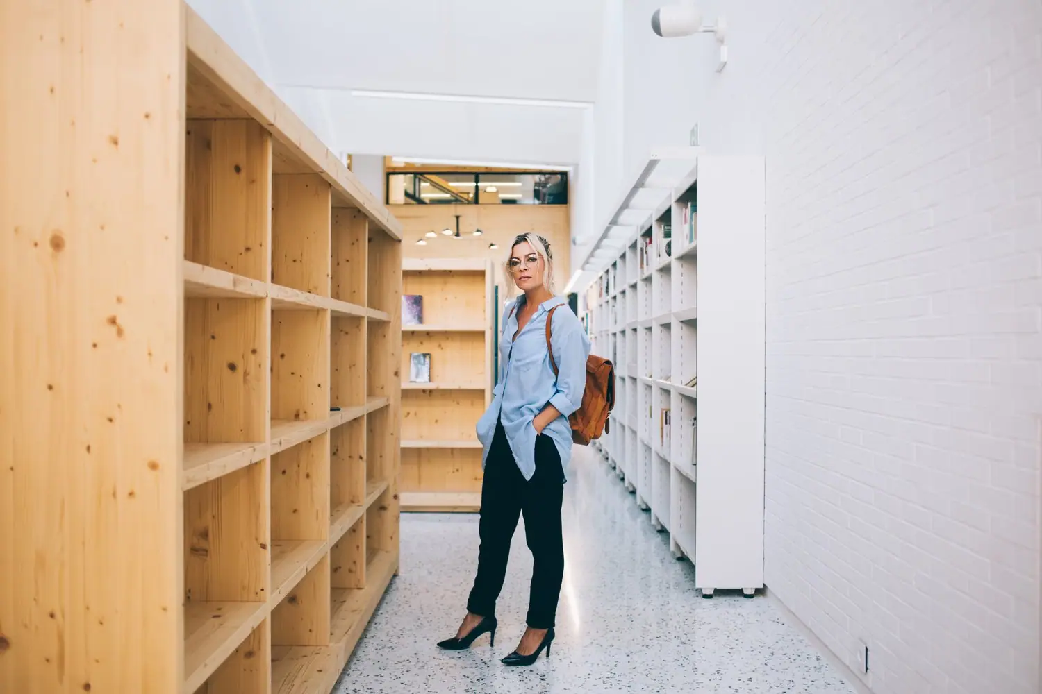 W jaki sposób stworzyć mini biblioteczkę w przedpokoju