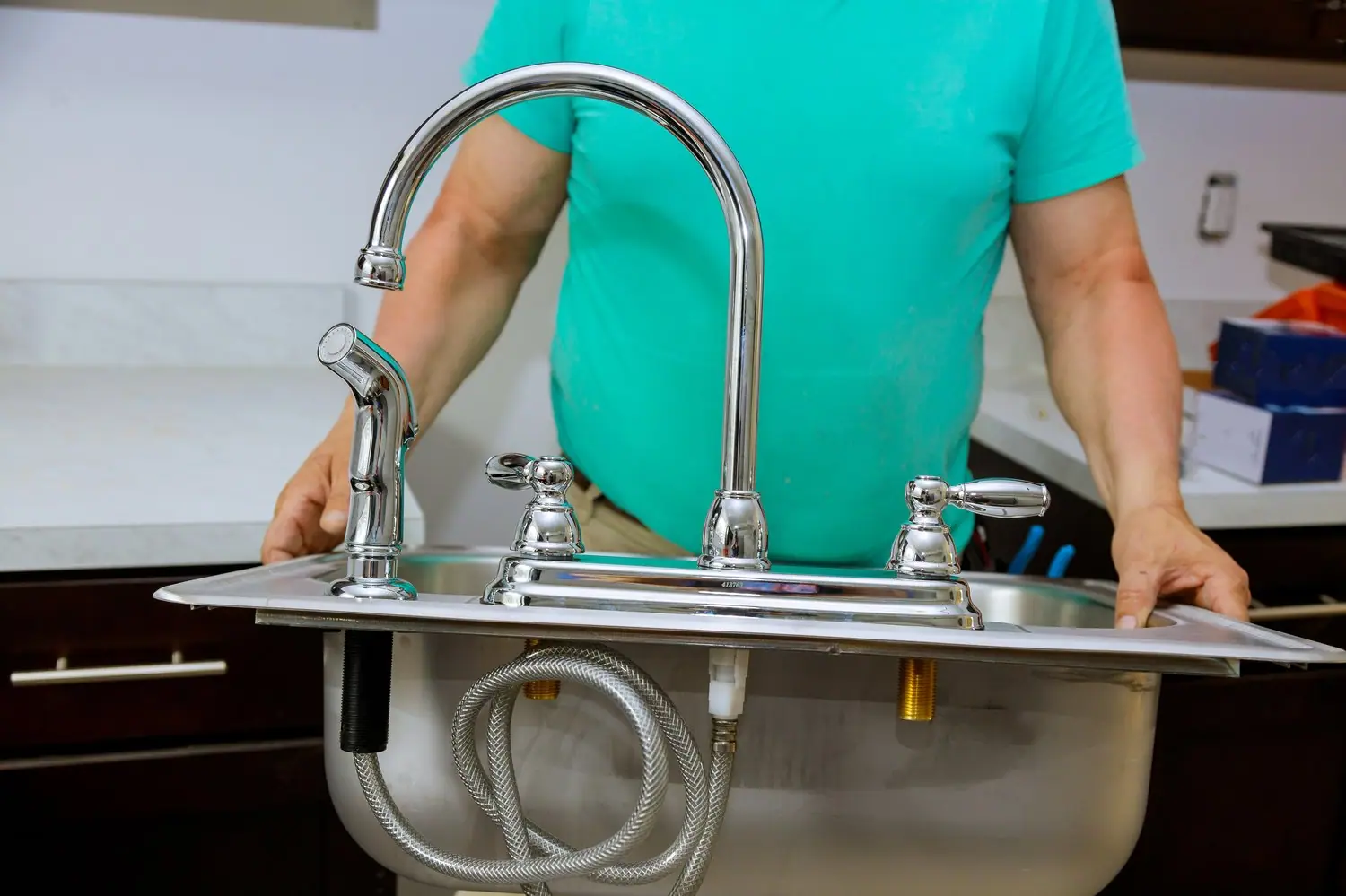 Jak wymienić kran jednouchwytowy w kuchni bez pomocy hydraulika